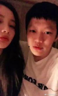 两哥们吃瓜视频,揭秘娱乐圈幕后故事